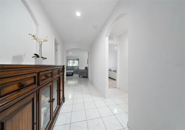 Photo 4 of Single family home for sale at 1606 Steely Dr, Dundee, FL 33838 | MLS# S5159718 | Listing updated on 2026-10-28