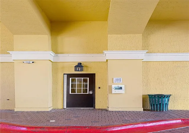 Photo 2 of Condo for sale at 860 N Orange Ave #401, Orlando, FL 32801 | MLS# TB8559034 | Listing updated on 2026-10-29