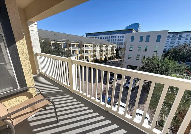 Photo 3 of Condo for sale at 860 N Orange Ave #401, Orlando, FL 32801 | MLS# TB8559034 | Listing updated on 2026-10-29