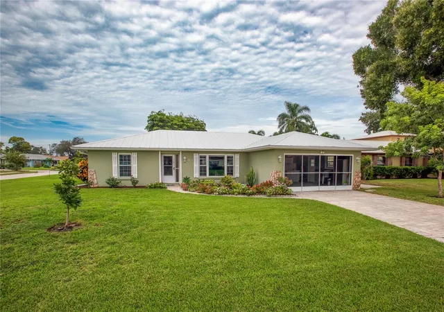 Single family home for sale at 2812 67th Street W, BRADENTON, FL 34209 | MLS# A4709938