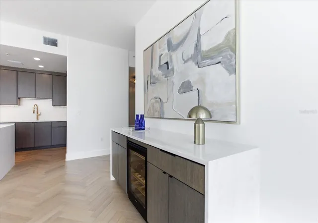 Photo 3 of Condo for sale at 150 E Robinson St #3002, Orlando, FL 32801 | MLS# O6450657 | Listing updated on 2026-10-28
