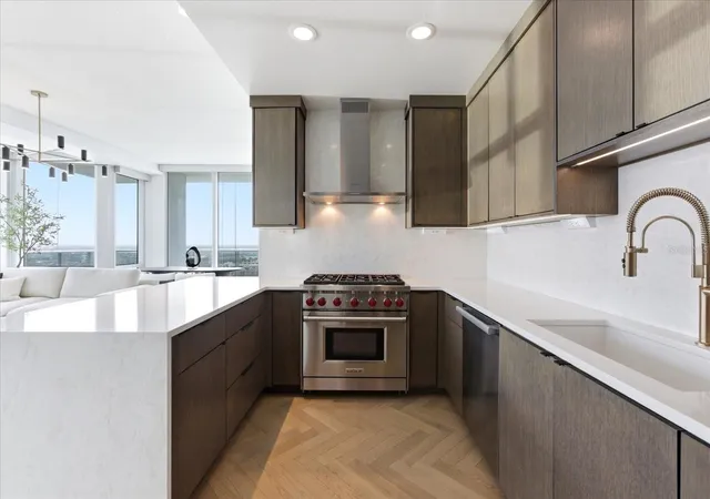 Photo 2 of Condo for sale at 150 E Robinson St #3002, Orlando, FL 32801 | MLS# O6450657 | Listing updated on 2026-10-28