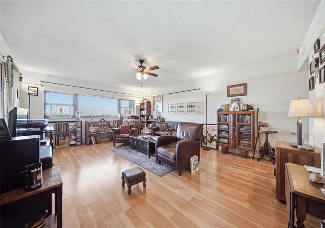 Photo 3 of Condo for sale at 4141 Bayshore Blvd #905, Tampa, FL 33611 | MLS# TB8559057 | Listing updated on 2026-10-21