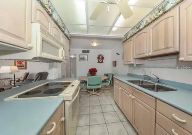 Photo 3 of Condo for sale at 612 Guild Dr #20, Venice, FL 34285 | MLS# O6450672 | Listing updated on 2026-10-21