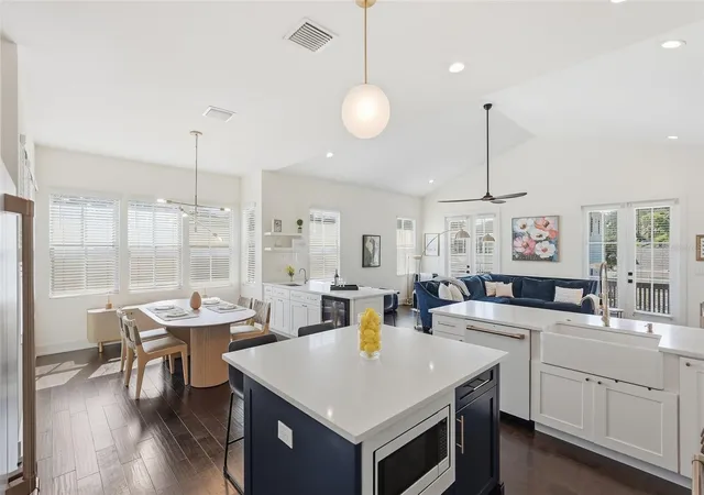 Photo 4 of Townhouse for sale at 1208 5th Street S, Saint Petersburg, FL 33701 | MLS# TB8559065 | Listing updated on 2026-10-22