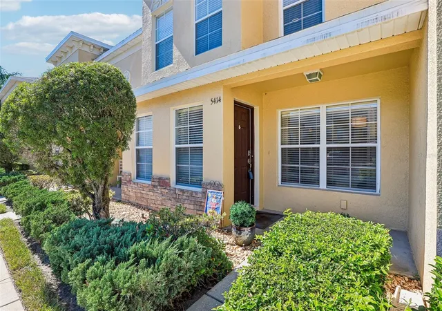 Listing Photo 1 - Condo for sale in building located at 5414 Quarry Rock Rd, LAKELAND, FL 33809 - Unit #5414