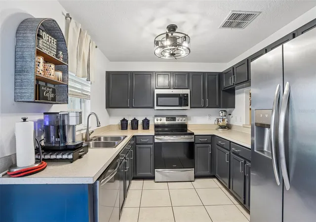 Listing Photo 4 - Condo for sale in building located at 5414 Quarry Rock Rd, LAKELAND, FL 33809 - Unit #5414