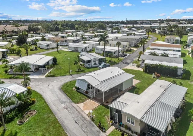 Photo 3 of Manufactured home for sale at 468 Spindrift S, Venice, FL 34285 | MLS# N6146243 | Listing updated on 2026-10-21