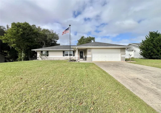 Photo 2 of Single family home for sale at 10860 SE 43rd Avenue, Belleview, FL 34420 | MLS# OM734210 | Listing updated on 2026-10-28
