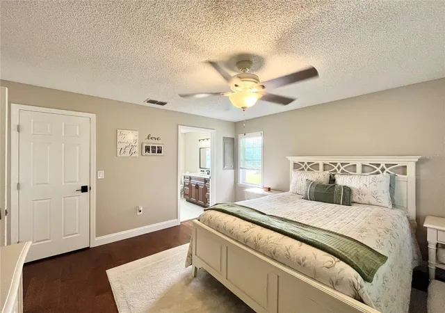 Photo 3 of Single family home for sale at 10860 SE 43rd Avenue, Belleview, FL 34420 | MLS# OM734210 | Listing updated on 2026-10-28