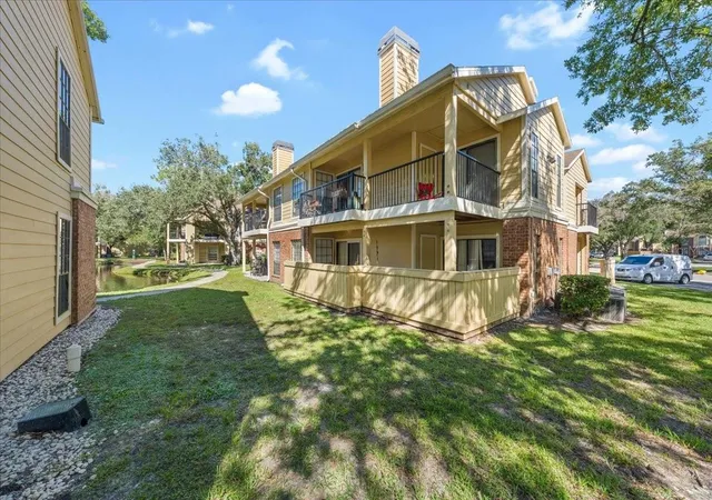 Listing Photo 4 - Condo for sale in building located at 8625 Fancy Finch Dr, TAMPA, FL 33614 - Unit #102
