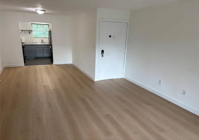 Listing Photo 1 - Condo for sale in building located at 4322 Lake Underhill Rd, Orlando, FL 32803 - Unit #D