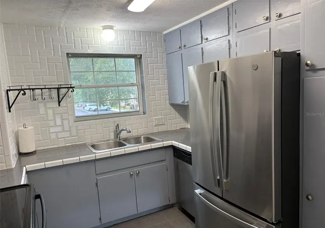 Photo 4 of Condo for sale at 4322 Lake Underhill Rd #D, Orlando, FL 32803 | MLS# O6450696 | Listing updated on 2026-10-21