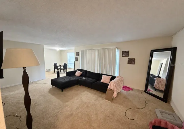 Photo 3 of Condo for sale at 4171 Versailles Dr #4171G, Orlando, FL 32808 | MLS# R4912177 | Listing updated on 2026-10-20