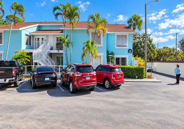 Condo for sale at 3775 40th Lane S #L, Saint Petersburg, FL 33711 | MLS# TB8559103