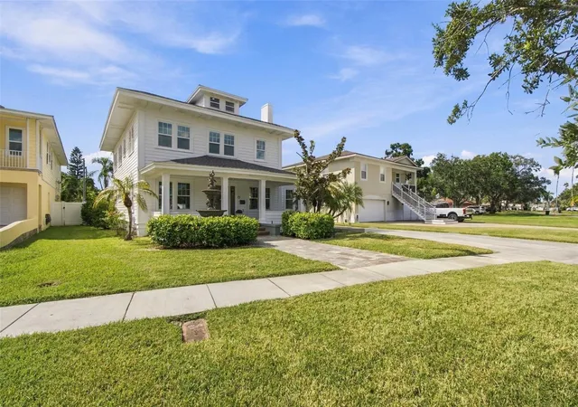 Photo 4 of Single family home for sale at 5426 Venetian Blvd NE, Saint Petersburg, FL 33703 | MLS# TB8559105 | Listing updated on 2026-10-24