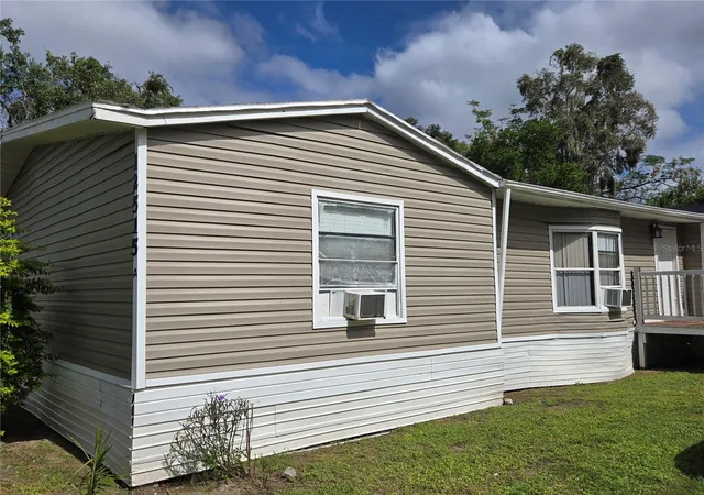 Photo 4 of House for sale at 12515 Four Oaks Rd, Tampa, FL 33624 | MLS# L4965860 | Listing updated on 2026-10-20