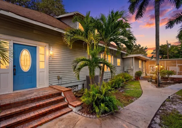 Single family home for sale at 2714 Manatee Ave W, BRADENTON, FL 34205 | MLS# A4709960