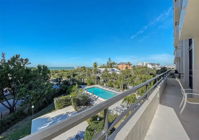 Photo 4 of Condo for sale at 5300 Ocean Blvd #301, Sarasota, FL 34242 | MLS# A4709961 | Listing updated on 2026-10-20