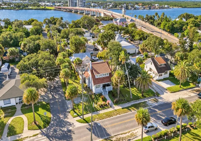 Photo 1 of Single family home for sale at 110 S Peninsula Ave, New Smyrna Beach, FL 32169 | MLS# NS1089524 | Listing updated on 2026-10-23