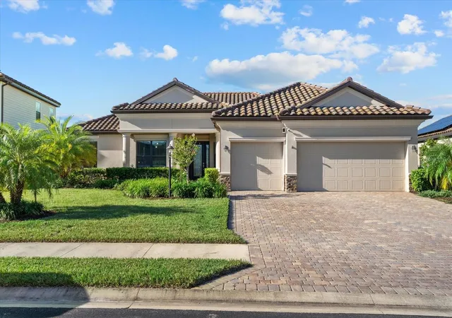 Photo 3 of Single family home for sale at 17430 Polo Trl, Bradenton, FL 34211 | MLS# A4709962 | Listing updated on 2026-10-20