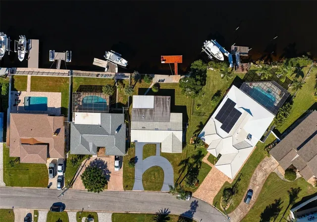 Photo 3 of Single family home for sale at 5513 Bowline Bnd, New Port Richey, FL 34652 | MLS# TB8559120 | Listing updated on 2026-10-18