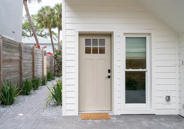 Photo 3 of Single family home for sale at 409 S Fremont Ave, Tampa, FL 33606 | MLS# TB8559122 | Listing updated on 2026-10-29