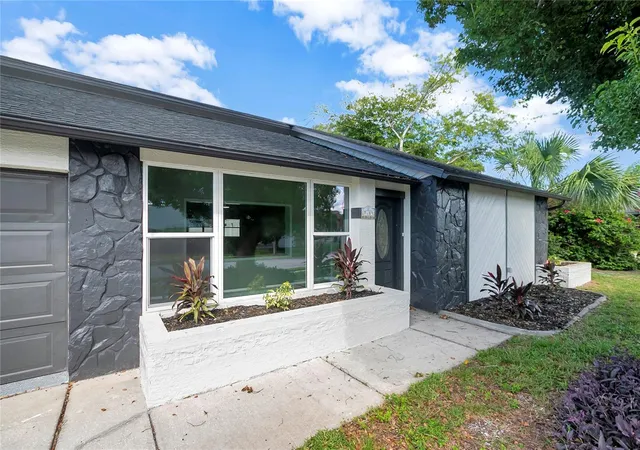 Photo 3 of Single family home for sale at 7403 Foxbloom Dr, Port Richey, FL 34668 | MLS# TB8559123 | Listing updated on 2026-10-20