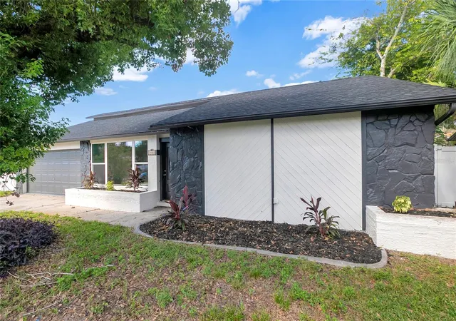 Photo 4 of Single family home for sale at 7403 Foxbloom Dr, Port Richey, FL 34668 | MLS# TB8559123 | Listing updated on 2026-10-20