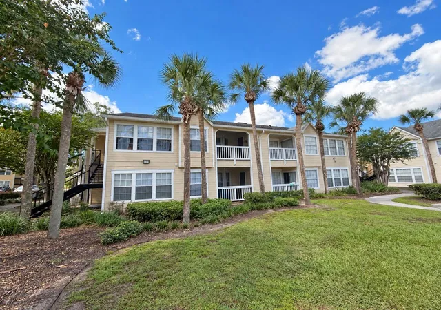Photo 1 of Condo for sale at 1085 S Hiawassee Rd #524, Orlando, FL 32835 | MLS# R4912178 | Listing updated on 2026-10-20