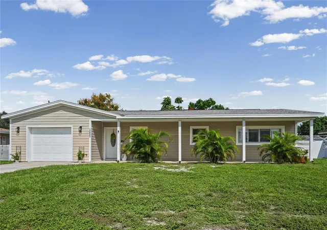 Single family home for sale at 13833 Dominica Dr, SEMINOLE, FL 33776 | MLS# O6450715