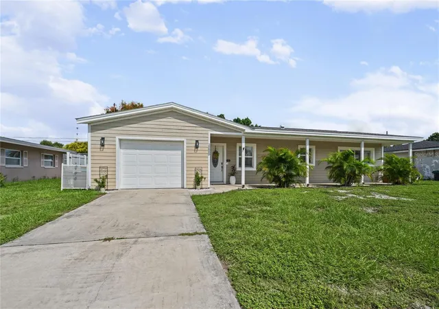 Photo 1 of Single family home for sale at 13833 Dominica Dr, Seminole, FL 33776 | MLS# O6450715 | Listing updated on 2026-10-20