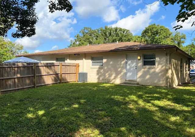 Photo 3 of House for sale at 940/942 NE 20th Street, Ocala, FL 34470 | MLS# OM734216 | Listing updated on 2026-10-26