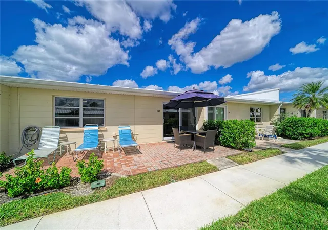 Photo 3 of Condo for sale at 5830 Midnight Pass Rd #38, Sarasota, FL 34242 | MLS# A4709971 | Listing updated on 2026-10-27