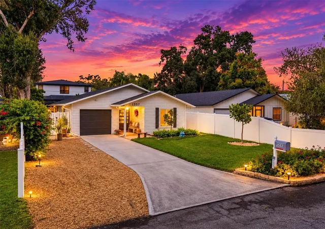 Photo 1 of Single family home for sale at 2557 Temple St, Sarasota, FL 34239 | MLS# A4709973 | Listing updated on 2026-10-23