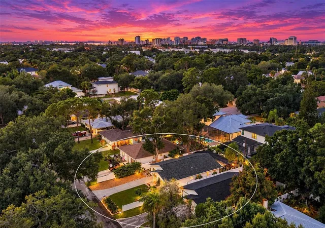 Photo 4 of Single family home for sale at 2557 Temple St, Sarasota, FL 34239 | MLS# A4709973 | Listing updated on 2026-10-23