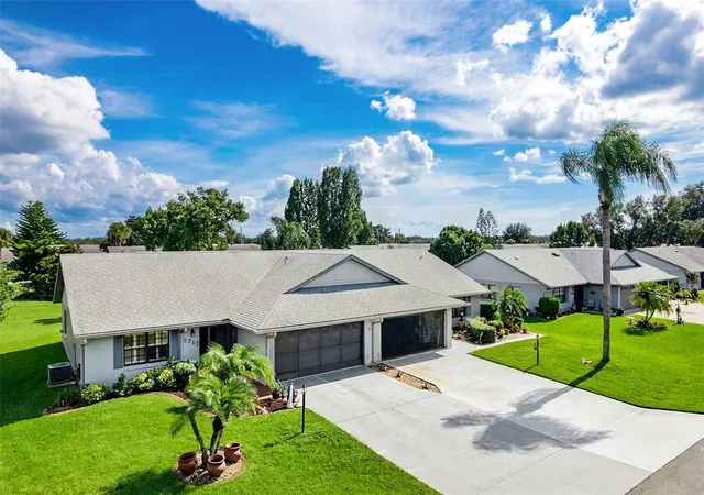 Photo 3 of Single family home for sale at 1717 W Orangewood Ln #4, Avon Park, FL 33825 | MLS# O6450722 | Listing updated on 2026-10-20