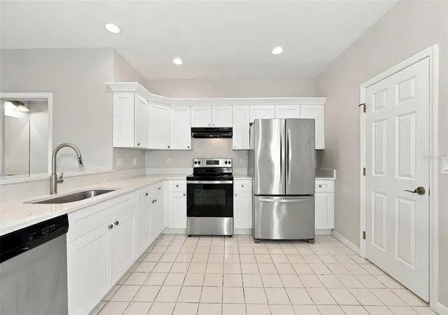 Photo 4 of Townhouse for sale at 10313 Willow Leaf Trl, Tampa, FL 33625 | MLS# TB8559142 | Listing updated on 2026-10-24