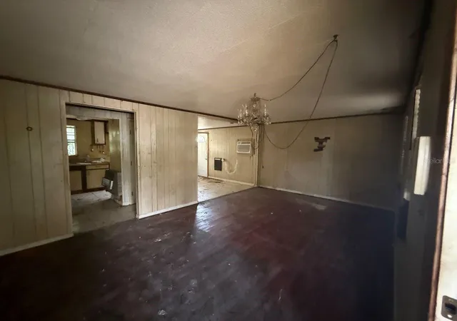 Photo 3 of Single family home for sale at 817 Se Pine Ave, Fort Meade, FL 33841 | MLS# P4940206 | Listing updated on 2026-10-20