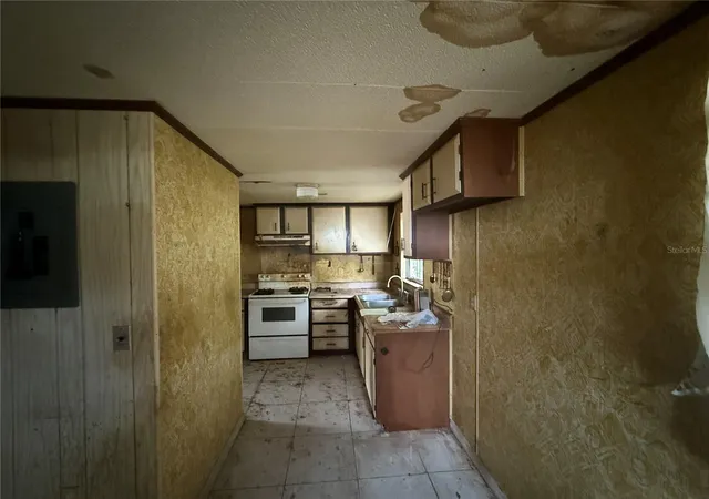 Photo 4 of Single family home for sale at 817 SE Pine Ave, Fort Meade, FL 33841 | MLS# P4940206 | Listing updated on 2026-10-20