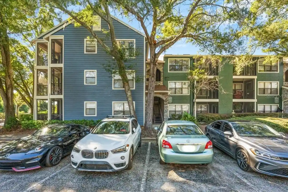 Listing Photo 1 - Condo for sale in 8626 Bonaire Bay Ln located at 8626 Bonaire Bay Ln, Tampa, FL 33614 - Unit #303