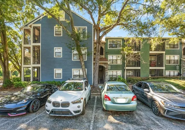 Condo for sale at 8626 Bonaire Bay Ln #303, TAMPA, FL 33614 | MLS# TB8559149