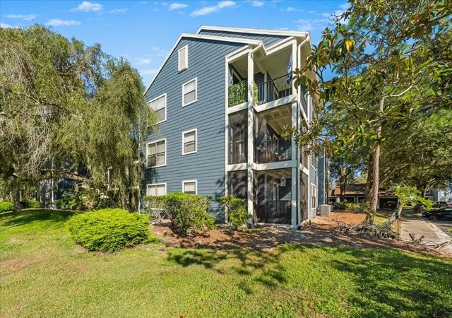 Listing Photo 3 - Condo for sale in building located at 8626 Bonaire Bay Ln, Tampa, FL 33614 - Unit #303