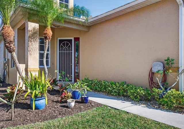 Photo 3 of House for sale at 1832 Knights Brg Trl, Punta Gorda, FL 33980 | MLS# C7532168 | Listing updated on 2026-10-29