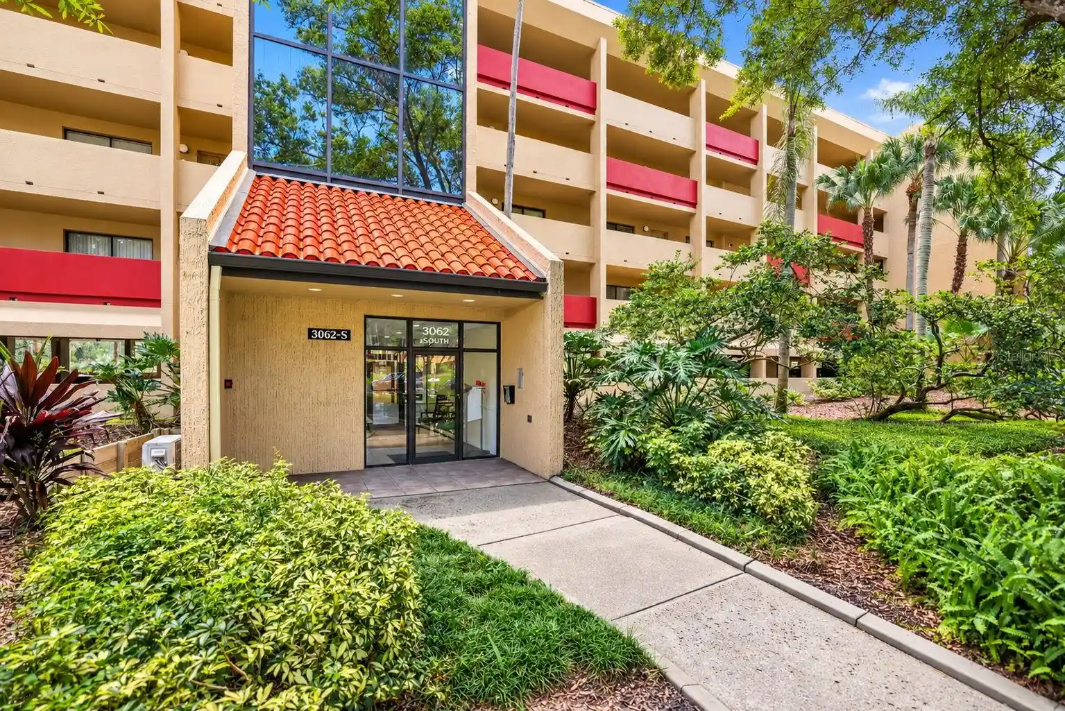 Listing Photo 1 - Condo for sale in 3062 Eastland Blvd located at 3062 Eastland Blvd, CLEARWATER, FL 33761 - Unit #313