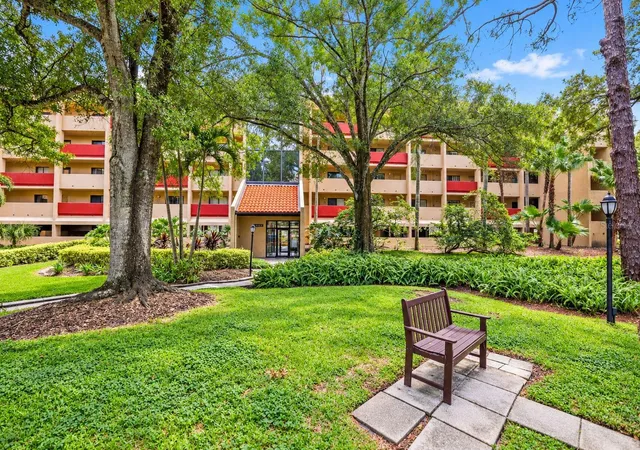 Photo 2 of Condo for sale at 3062 Eastland Blvd #313, Clearwater, FL 33761 | MLS# TB8559168 | Listing updated on 2026-10-20