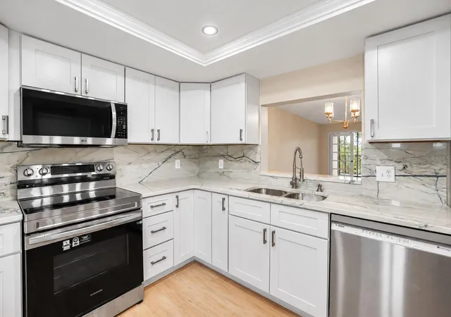 Photo 4 of Condo for sale at 3062 Eastland Blvd #313, Clearwater, FL 33761 | MLS# TB8559168 | Listing updated on 2026-10-20