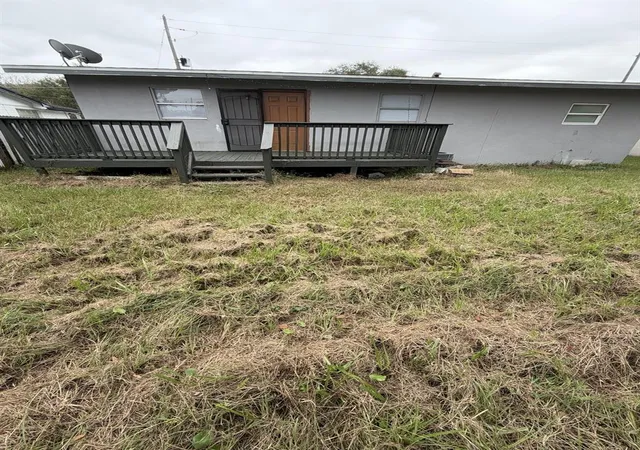 Photo 2 of Single family home for sale at 4249 Minoso St, Orlando, FL 32811 | MLS# S5159751 | Listing updated on 2026-10-20