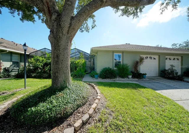 Photo 2 of House for sale at 4091 Ctr Pointe Pl #40A, Sarasota, FL 34233 | MLS# A4709979 | Listing updated on 2026-10-22