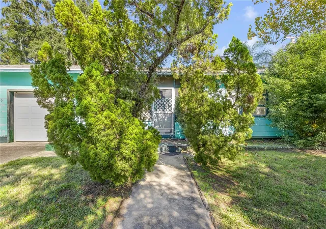 Single family home for sale at 1101 Daytona Ave, Daytona Beach, FL 32117 | MLS# V4951877